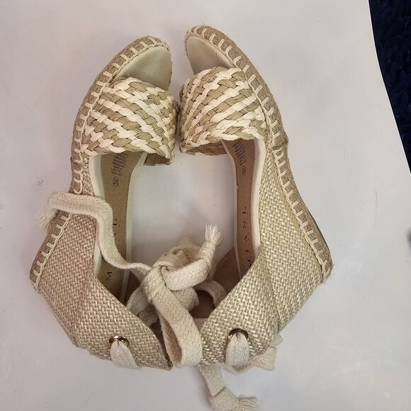 Womens Amiani Espadrille Wedge Sandals Sz 10 Cream Ankle Tie Strap Casual S0116 - Picture 6 of 9